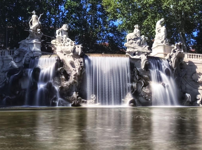 La fontana dei Dodici Mesi tra mito e storia. Fu ispirata dal mito di Fetonte, caduto nel Po