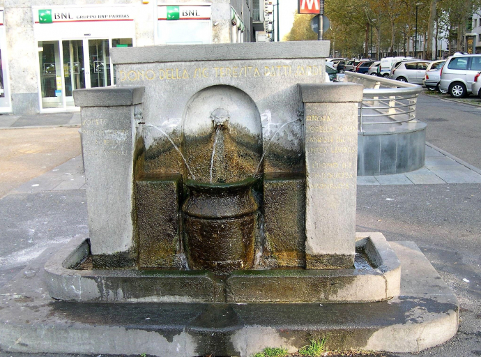 Due storie e una fontanella. Leggenda e verità sulla costruzione in Piazza Rivoli