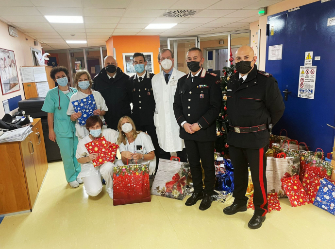 Magico Natale per i bimbi ricoverati all'ospedale di Ciriè. Grazie al grande cuore dei carabinieri di Leini e Ciriè