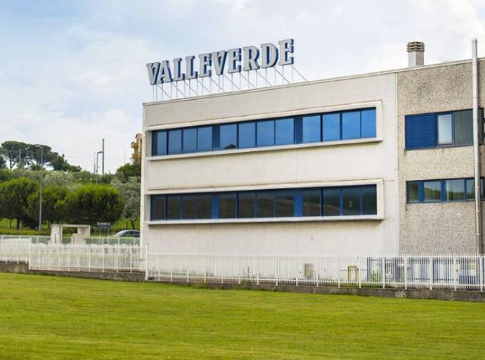 Valleverde va controcorrente: niente vendite online, ma solo nei negozi fisici autorizzati