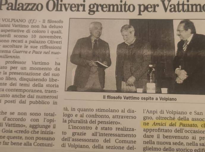 Quattro passi con Gianni Vattimo nel silenzio notturno di una Torino deserta. Dopo una conferenza di tanti anni fa a Volpiano