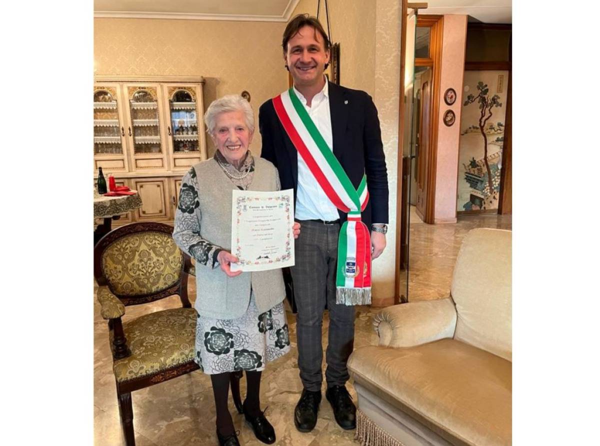 «Tanto lavoro e mangiare poco». La ricetta di longevità di Maria Raimondo, la centenaria di Volpiano