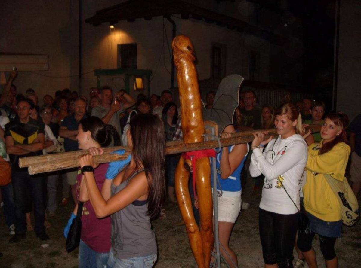 Due agosto, la giornata in cui in Veneto, Friuli e non solo, si celebrano i "gioielli di famiglia". La goliardica festa dell'uomo