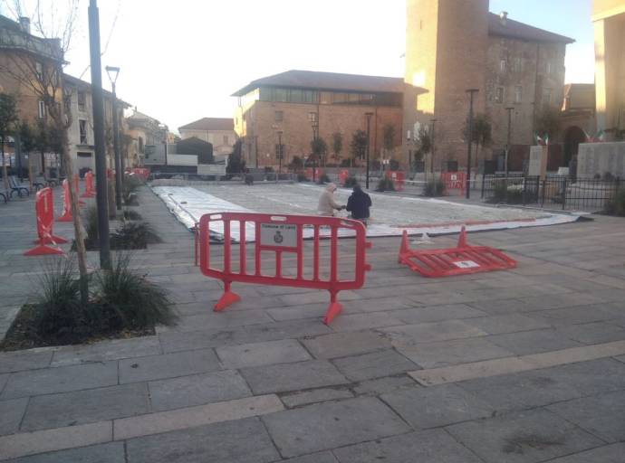 Pattinaggio sul ghiaccio: grandi e piccini in pista a Leini per rendere il Natale più magico, aggregativo e divertente
