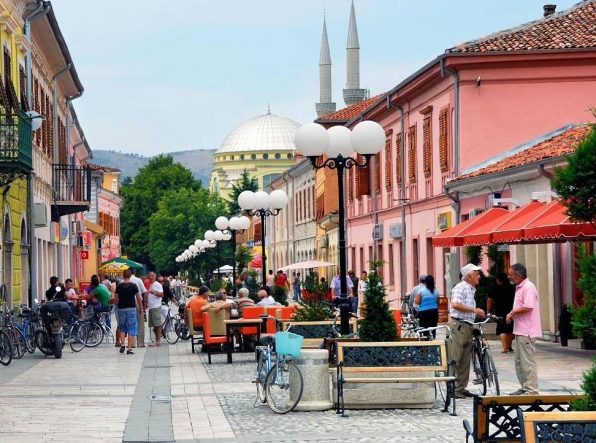 Vivere in Albania. La scelta di una coppia di pensionati di Gassino «qui siamo felici e sereni e la vita costa meno»