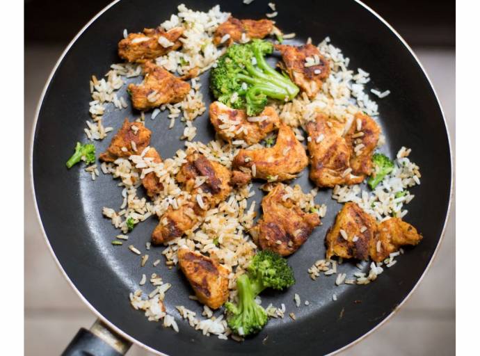 Pentole antiaderenti: un rischio per la salute se usate male? Ecco cosa è indispensabile sapere