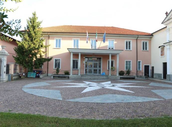 Un ponte tra generazioni: il "Progetto Teatro" che unisce scuola e casa di riposo attraverso l'arte