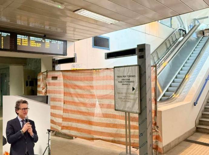 Stazione ferroviaria di Caselle Aeroporto: ancora inaccessibile. Un anno dopo, l’unico treno che passa è quello dei disservizi