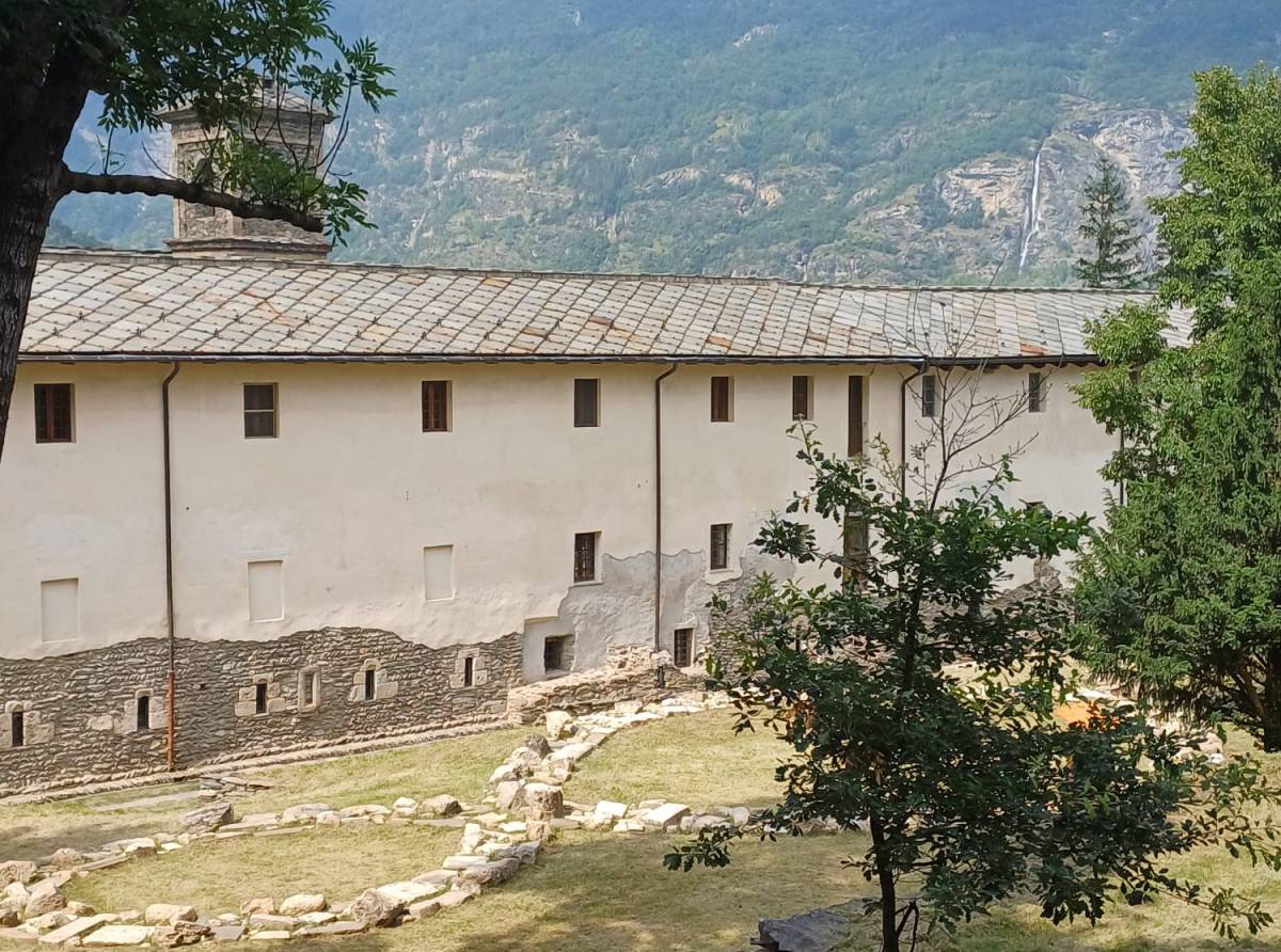 L’Abbazia di Novalesa apre le sue porte per Pasqua e il 25 aprile: visite guidate, arte contemporanea e una speciale apertura della biblioteca storica