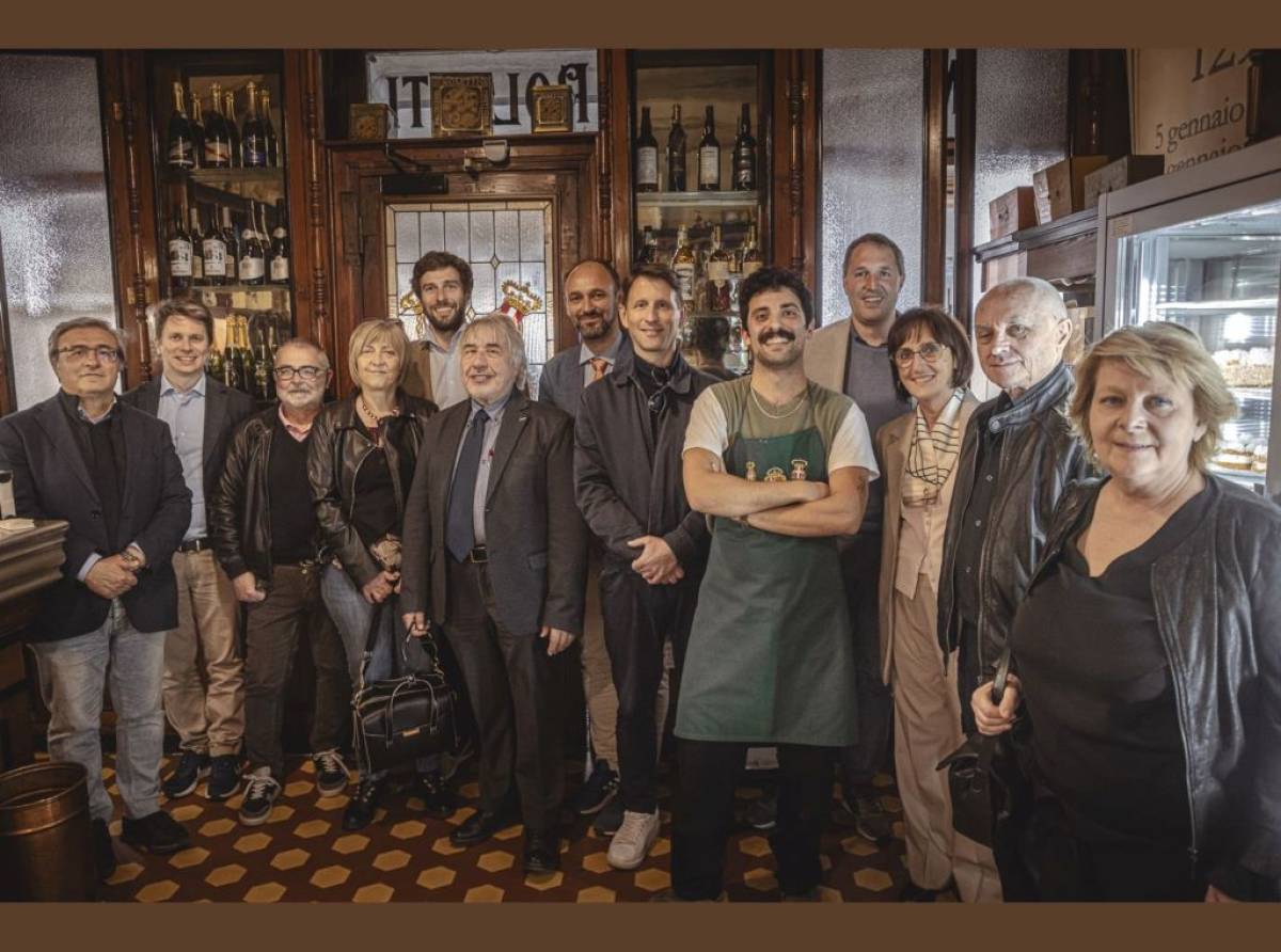 I Caffè Storici del Piemonte diventano salotti letterari: cinque tappe tra libri, letture, degustazioni e memoria per il Salone Off 2025