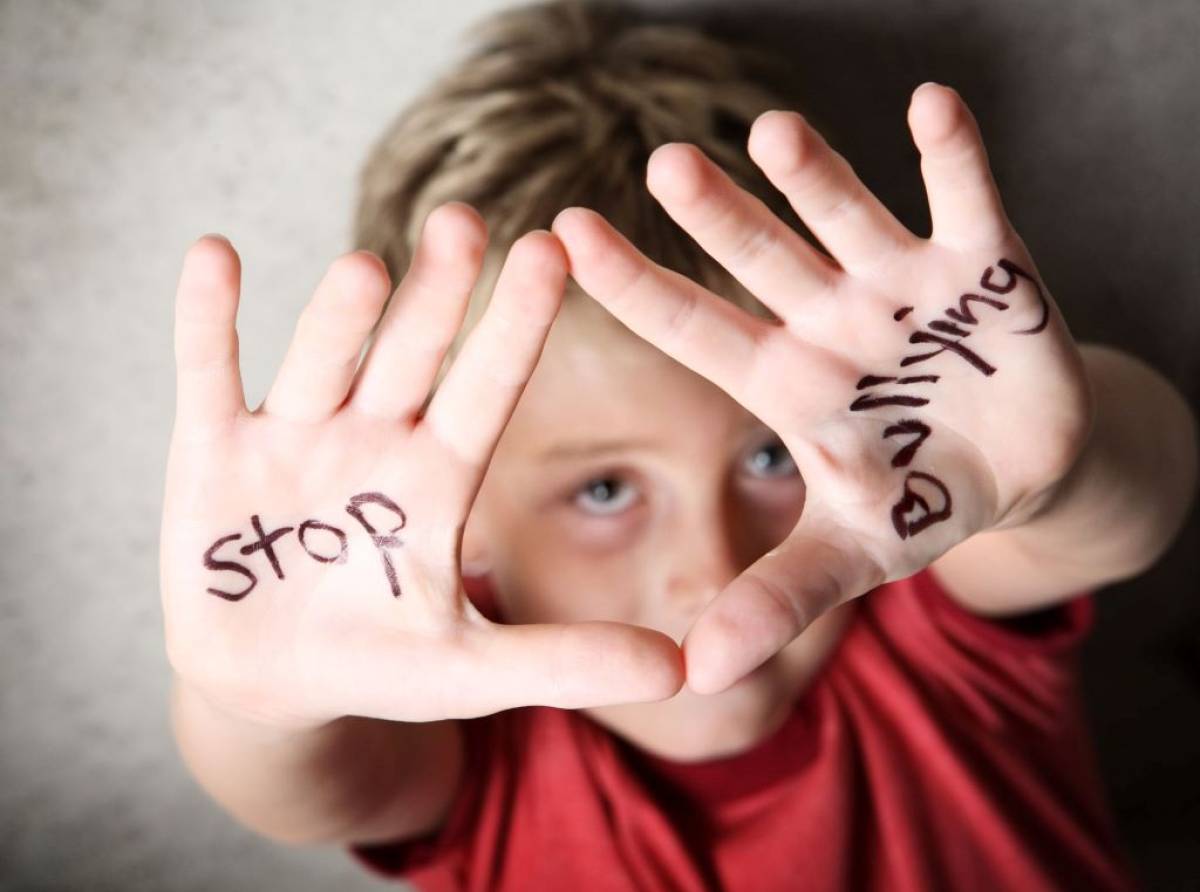 Volpiano unita contro il bullismo: una mostra fotografica, laboratori, fumetti e incontri per costruire insieme una comunità più consapevole e sicura 