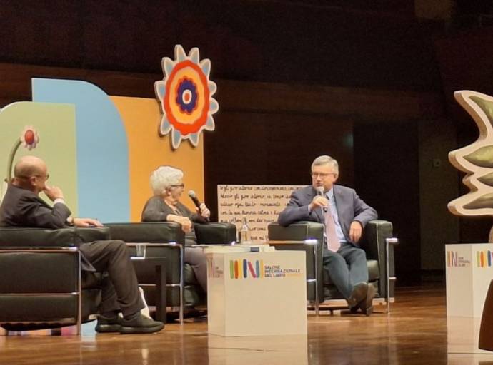 Alessandro Barbero al Salone del Libro: con “La guerra delle parole” esplora identità, patria, nazione e Occidente, svelando il potere (e il pericolo) del linguaggio