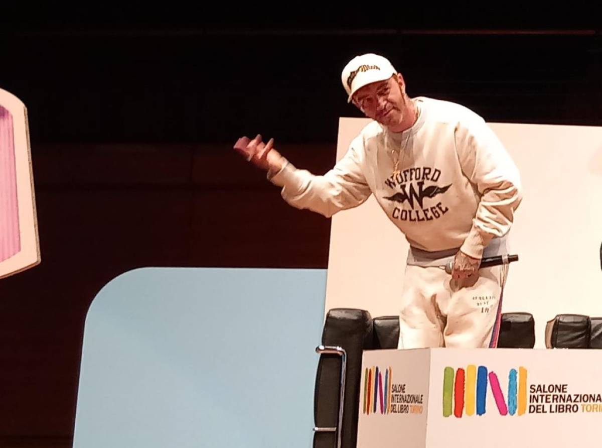 Il rapper Salmo si racconta al Salone del Libro: «Scrivere mi ha messo a nudo, ma è stato necessario»