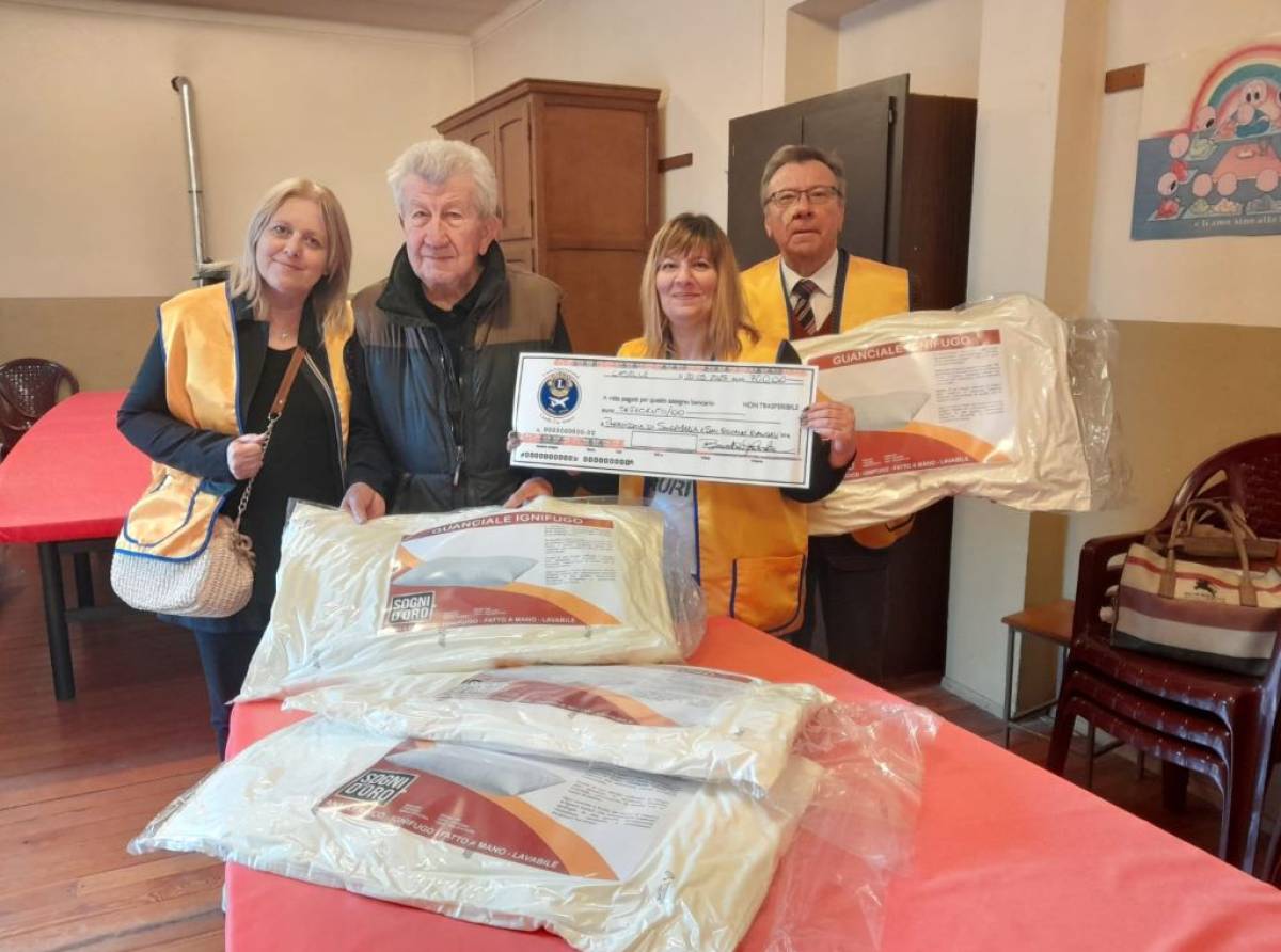 Doni che scaldano il cuore (e il sonno): 50 cuscini per la storica baita di Pialpetta dal Lions Club Caselle Airport