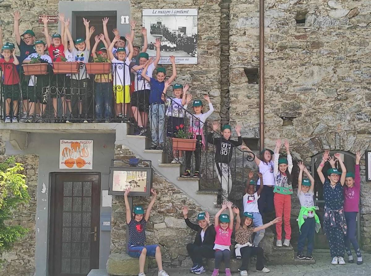 Festa, solidarietà e rinascita a Ingria: tra bambini, fiori, associazioni e progetti, il borgo dimostra che l’unione fa la forza