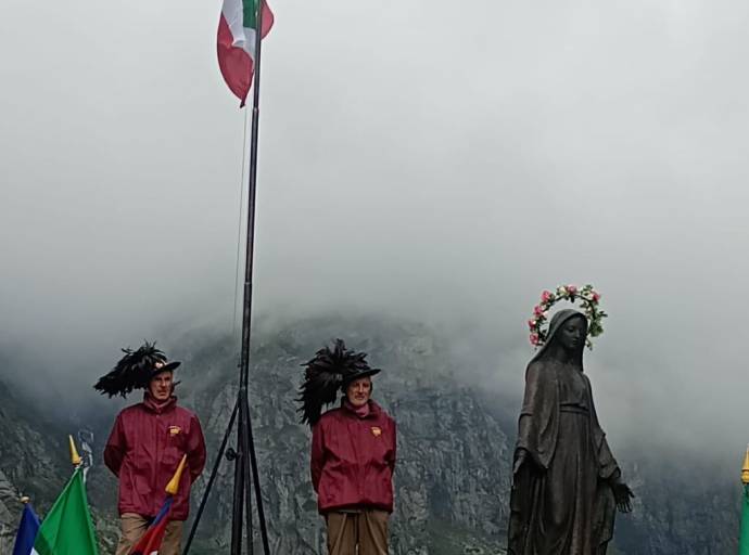 Al Pian della Mussa il tradizionale raduno dei Bersaglieri: tra le vette della Val d’Ala, fede, memoria e spirito di corpo