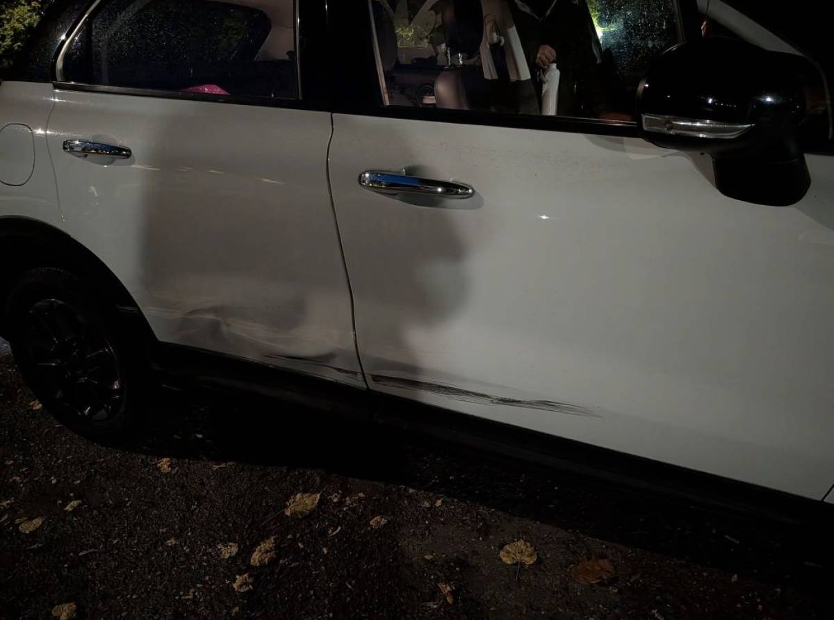 Travolge un’auto con a bordo una donna incinta e fugge: paura alla rotonda di corso Machiavelli, indagini in corso