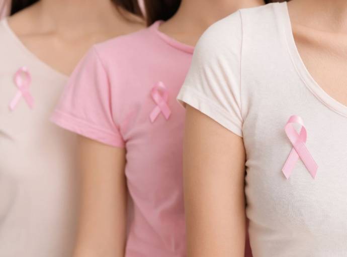 Ivrea si tinge di rosa: al Teatro Giacosa arriva “Reborn Pink – La Rinascita in Rosa” contro il tumore al seno