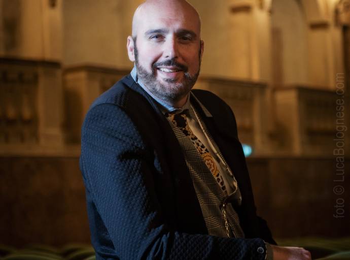 Il tenore e scrittore Cristiano Cremonini trionfa al Premio Metropoli di Torino con “Il teatro della gente” dedicato al melodramma