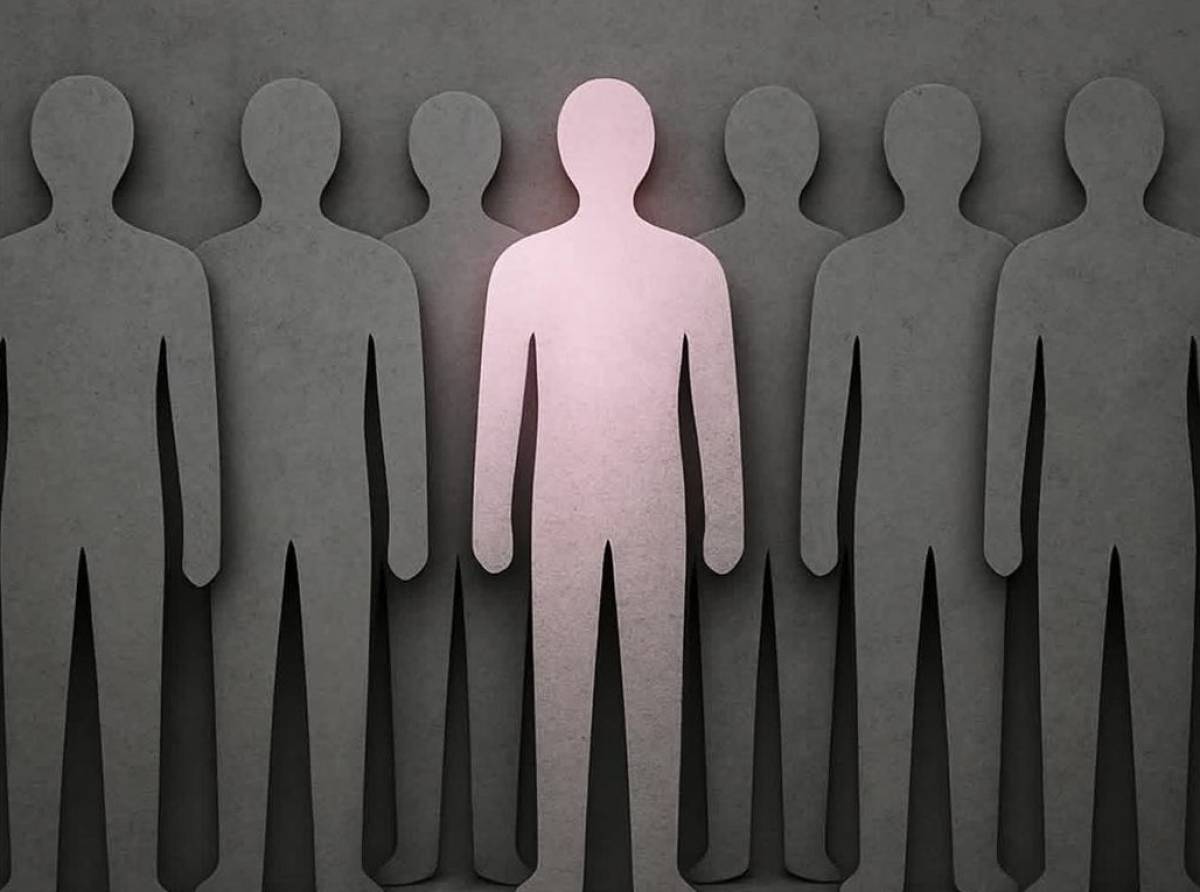 Ricordare per non ripetere: “Omocausto” porta il teatro civile a Caselle Torinese nel Giorno della Memoria