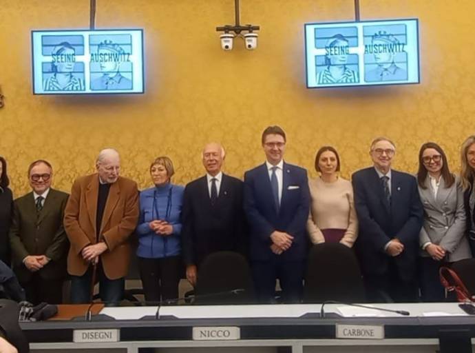 Seeing Auschwitz, le immagini che non vogliono tacere: da Palazzo Lascaris all'Archivio di Stato la memoria della Shoah