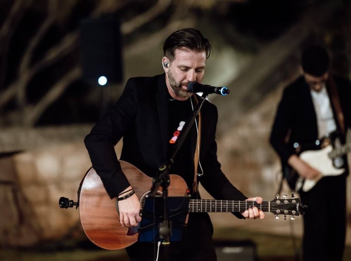 Luca Sallemi torna con “Un’altra volta”: un viaggio indie pop tra nostalgia, ricordi e consapevolezza