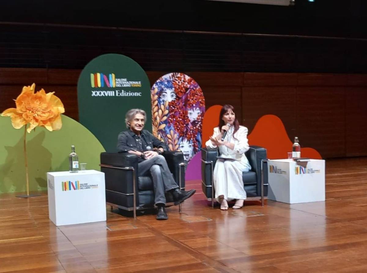 Luciano Ligabue al Salone del Libro 2026: “Fuori e dentro il borgo” torna tra memoria, musica e Radiofreccia